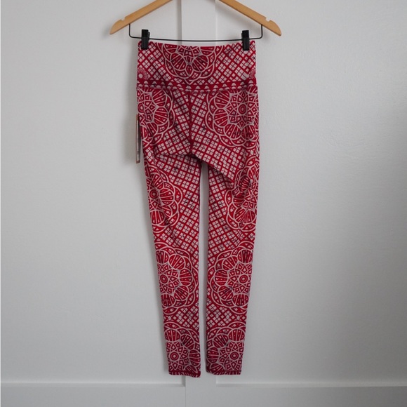 Niyama Sol Barefoot Red Leggings - Picture 3 of 3